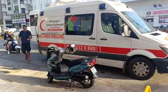 Antalya'da Motorlu Bisikletin Kaza Anı Güvenlik Kamerasında