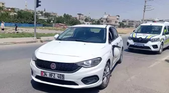 Siirt'te Trafik Kazası: Motokurye Yaralandı