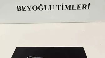 Taksim'de Kıskançlık Kavgası Bıçaklı Saldırıya Dönüştü