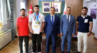 Şırnaklı Halterci Sefkan Sümen Avrupa ve Türkiye Rekorları Kırdı