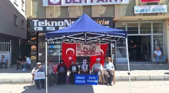 Aileler, PKK Tarafından Kaçırılan Çocuklarına Kavuşmak İçin Nöbet Tutuyor