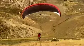 Hakkari'de Yamaç Paraşütü Eğitimi ile Turizm Canlanacak