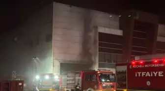 Kartepe'deki Geri Dönüşüm Fabrikasında Yangın Çıktı
