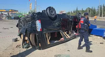 Aksaray'da Tırın Minibüslere Çarpma Kazası: 3 Yaralı