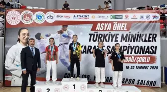 Zümra Ağdağ, Türkiye Minikler Karate Şampiyonası'nda İkincilik Elde Etti