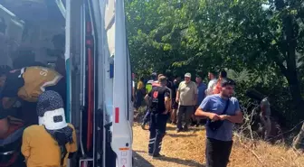 Düzce'de Fındık İşçilerini Taşıyan Traktör Devrildi: 4 Yaralı