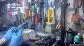 Gaziantep'te Kaçakçılıkla Mücadele Operasyonu: 4 Kurusıkı, 2 Ruhsatsız Tabanca ve 11 Bin Fişek Ele Geçirildi