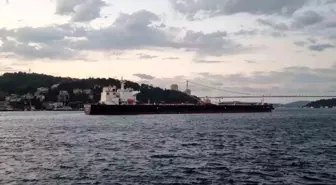 İstanbul Boğazı'nda Petrol Tankeri Makine Arızası Geçirdi