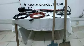 Define Bulmak İçin Kazı Yapan 4 Zanlı Suçüstü Yakalandı