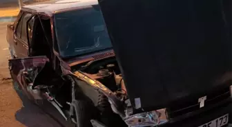 Karabük'te Kamyonet ile Otomobil Çarpıştı: 2 Yaralı