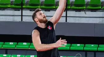 Karşıyaka, Yeni Sezon Öncesi Sponsorluk Anlaşmaları Yapıyor