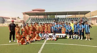 Van'da Gençlik ve Spor Müdürü Aksoy, Minik Sporcularla Buluştu