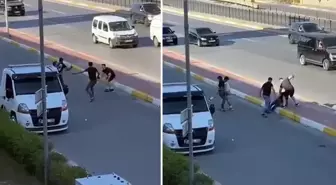 Sakarya'da trafikte dehşet anları! Çekiç, sopa ne varsa kullandılar