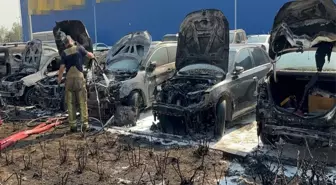 Bursa'da Otopark Yangınında 8 Araç Zarar Gördü