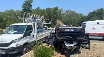 Marmaris'te Kamyonet ve Otomobil Çarpıştı: 4 Yaralı