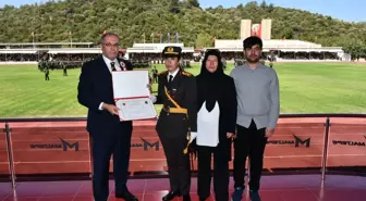 Astsubay Ömer Halisdemir'in kızı Elif Nur Halisdemir, teğmen olarak mezun oldu