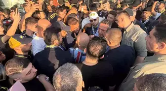 Fenerbahçe Başkanı Ali Koç, Taraftarlarıyla Birlikte Stada Gitti