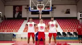 Aliağa Petkimspor, Altyapıdan 3 Genç Oyuncuyla Profesyonel Sözleşme İmzaladı