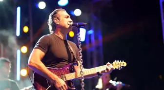 Kıraç Erzincan'da Coşkulu Bir Konser Verdi