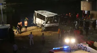 Cezayir'de otobüs dere yatağına uçtu, 18 kişi boğularak can verdi! Ulusal yas ilan edildi
