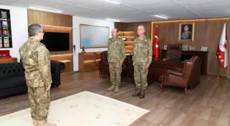 Kara Kuvvetleri Komutanı Bayraktaroğlu, Ordu Komutanlıklarında Devir Teslim Törenlerine Katıldı