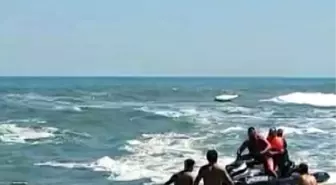 Karasu Sahilinde Boğulma Tehlikesi: Cankurtaranlar Zamanla Yarıştı
