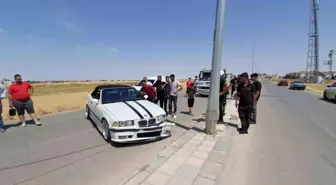 Karaman'da Otomobil Aydınlatma Direğine Çarptı: Sürücü Yaralandı