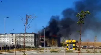 Konya'da İnşaat Halindeki Yurt Çatısında Yangın Çıktı