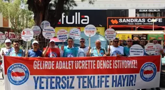 Memur Sen Antalya'da Zam Teklifini Protesto Etti