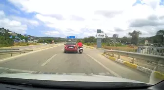 İstanbul'da Motosiklet Sürücüsünden Tehlikeli Yolculuk