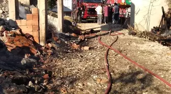 Kastamonu'da Yangın: İki Katlı Ahşap Ev Kullanılmaz Hale Geldi