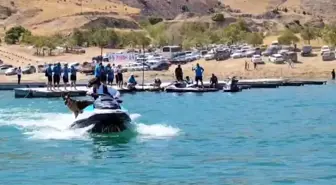 Keban Festivali'nde Jet Ski Turu Atan Köpek Göz Doldurdu
