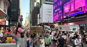 New York'ta Filistin Destekçileri İsrail'i Protesto Etti