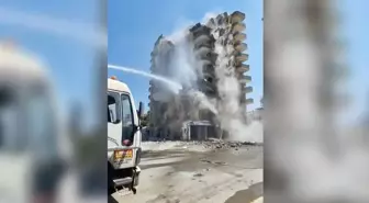 Osmaniye'de Depremde Orta Hasarlı Son Yüksek Bina Yıkıldı