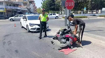 Manavgat'ta Elektrikli Bisiklet ve Otomobil Çarpıştı: Bir Kişi Yaralandı