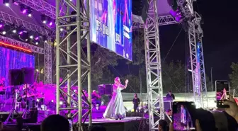 Derya Bedavacı Simav’da İzleyicilere Unutulmaz Bir Gece Yaşattı