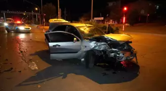 Kırıkkale'de Kafa Kafaya Çarpışma: 3 Yaralı