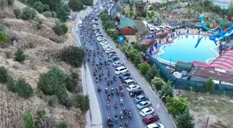 Tunceli'de Mamekifest Coşkusu: Motosikletlerle Doğa Turu ve Akrobasi Gösterileri