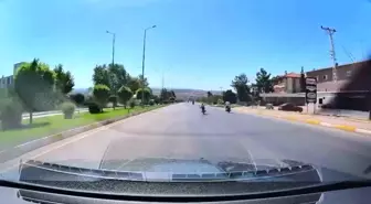 Akrobatik hareketler ile trafiği tehlikeye düşürmüşlerdi, cezadan kaçamadılar