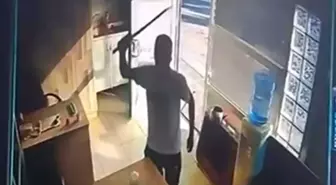 Taksi durağına kılıçlı saldırı kamerada
