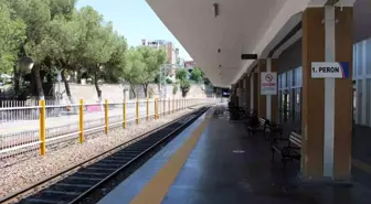 Aydın'da Memurların İş Bırakma Eylemi Tren Seferlerini İptal Etti