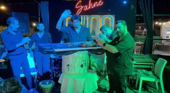 Ekin Akkaş, Bodrum'da Türkçe müzik tepkisi üzerine sahneyi terk etti
