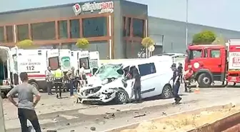 Eskişehir'de Trafik Kazası: 3 Yaralı, 1'in Durumu Ağır