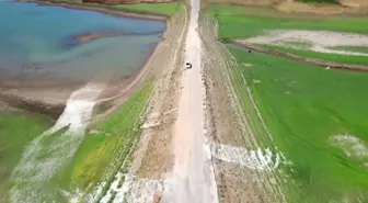 Felaket gibi görüntüler! Eski yol ortaya çıktı