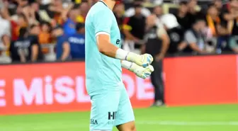 Göztepe'nin Kalecisi Lis, Fenerbahçe Maçında Parladı