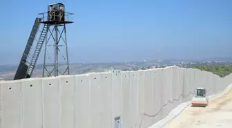 İran, Afganistan ve Pakistan sınırına 130 kilometre duvar inşa etti