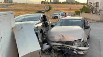 Kayseri'de Trafik Kazası: Otomobil Trafoya Çarptı