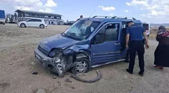 Kütahya'da Trafik Kazası: İki Yaralı