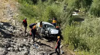 Otomobil köprüden uçtu: Yaşlı çift hayatını kaybetti
