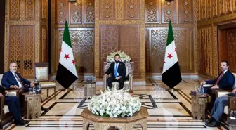 Suriye'nin Geçiş Dönemi Başkanı Ahmed Şara'dan SDG ile Çatışma Uyarısı